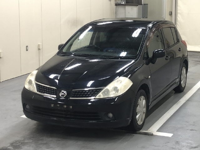 NISSAN TIIDA
