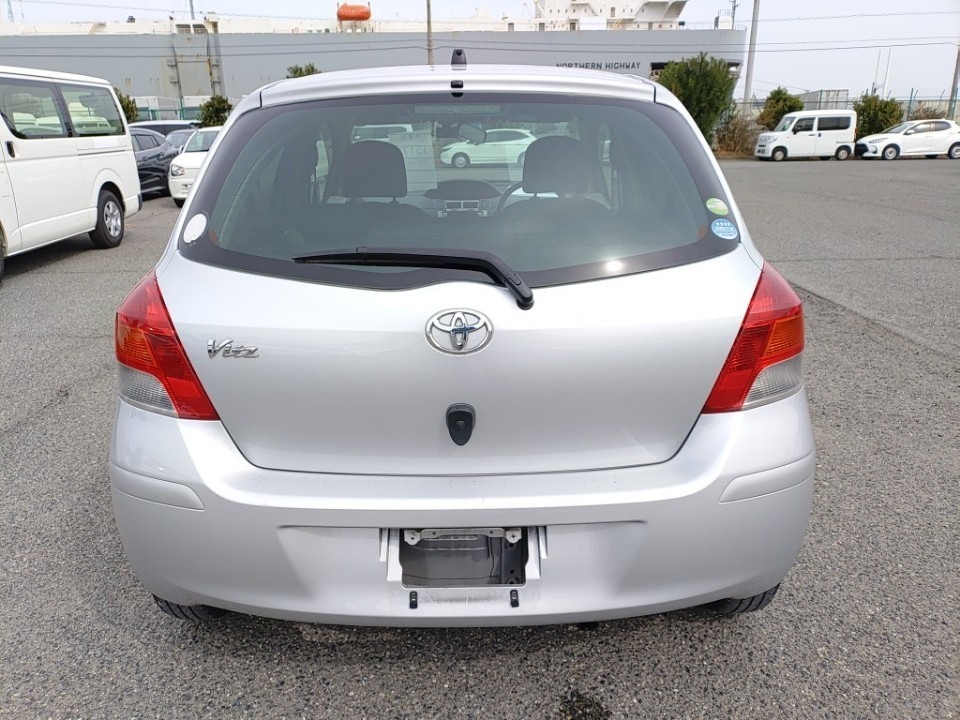 TOYOTA VITZ
