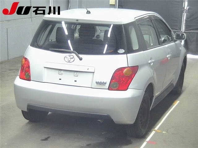 TOYOTA IST