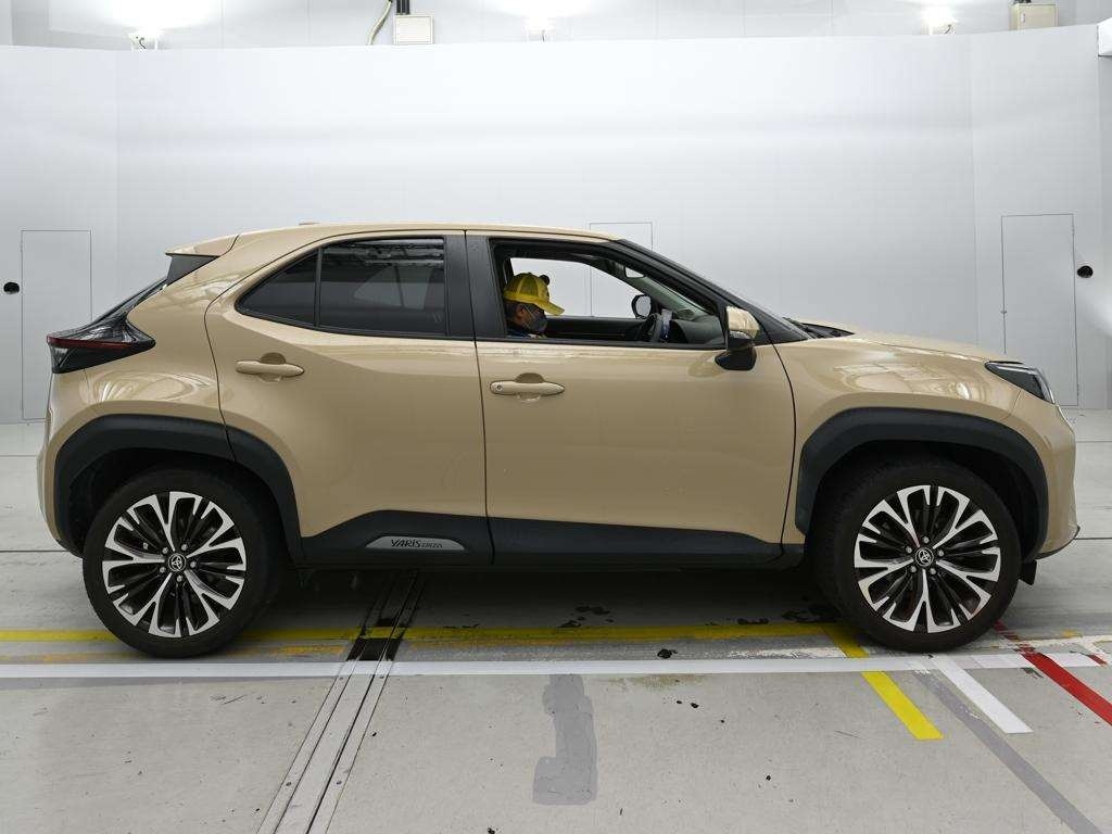 TOYOTA YARIS CROSS