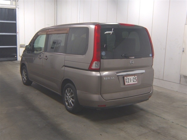 NISSAN SERENA