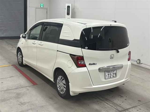 HONDA FREED SPIKE