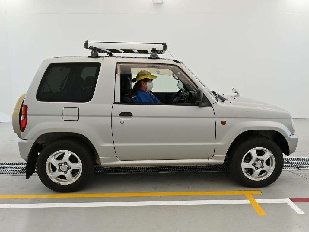 MITSUBISHI PAJERO MINI