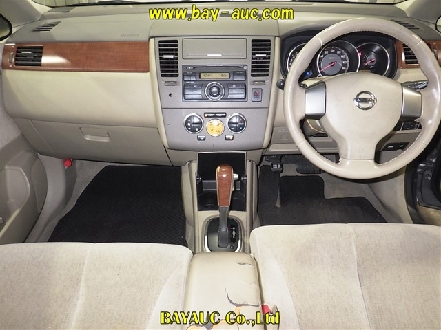 NISSAN TIIDA LATIO