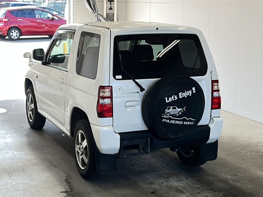 MITSUBISHI PAJERO MINI