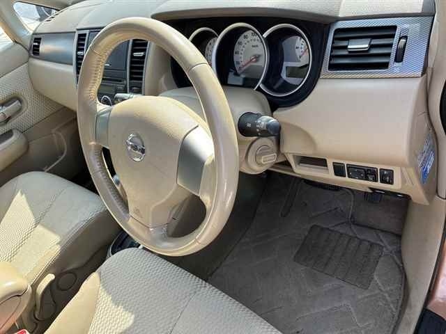 NISSAN TIIDA