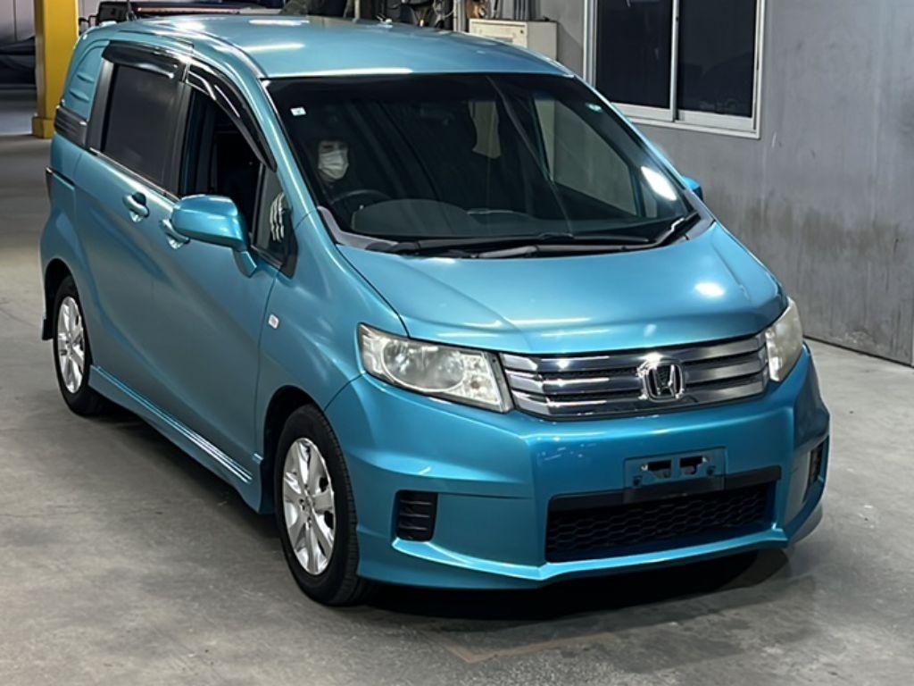 HONDA FREED SPIKE