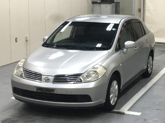 NISSAN TIIDA LATIO