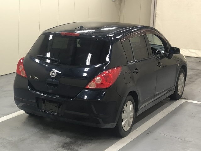 NISSAN TIIDA
