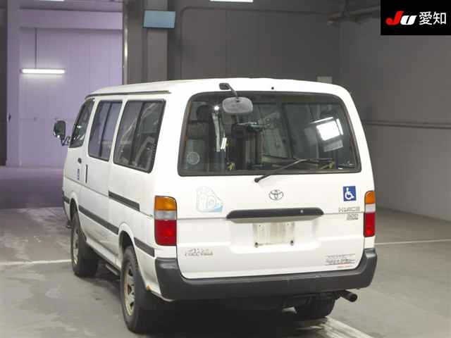 TOYOTA HIACE