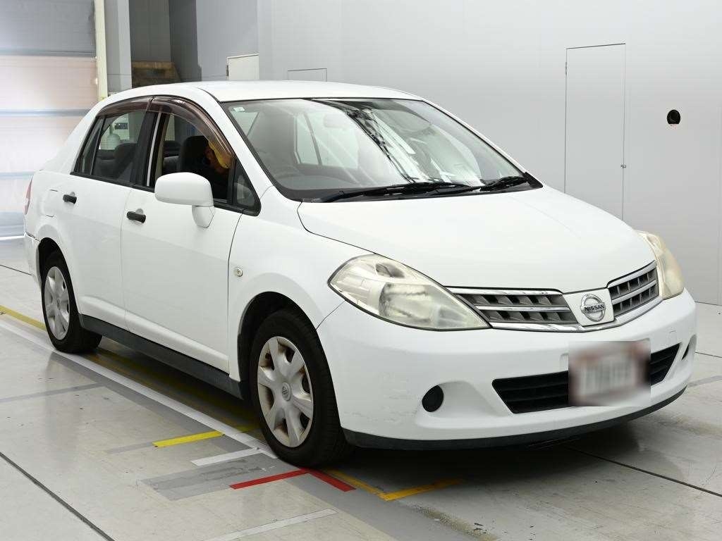NISSAN TIIDA LATIO