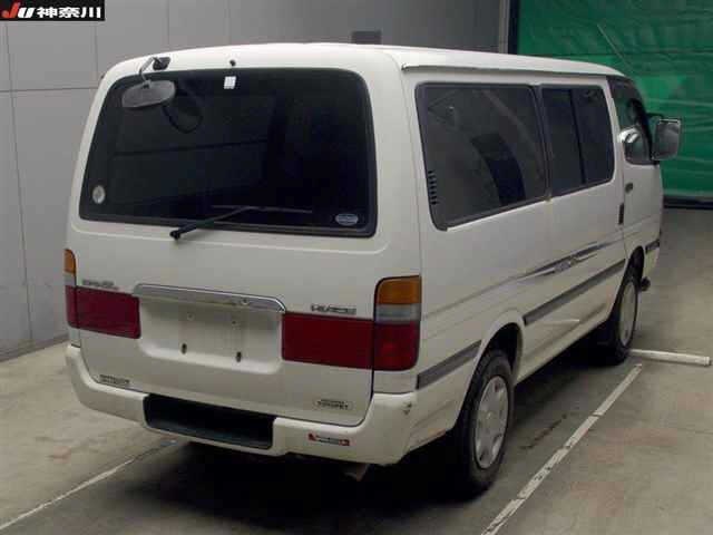 TOYOTA REGIUS ACE