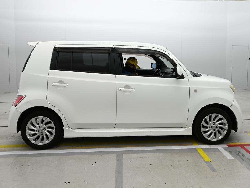 TOYOTA BB