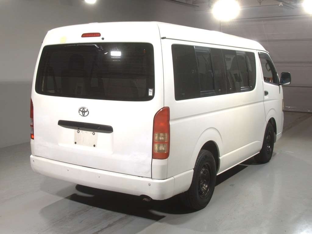 TOYOTA HIACE