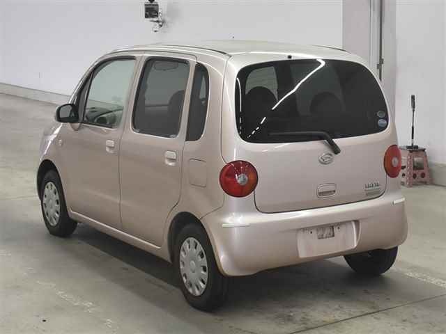 DAIHATSU MOVE LATTE