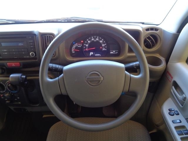 NISSAN NV100 CLIPPER