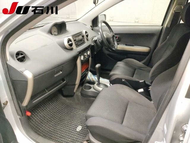 TOYOTA IST