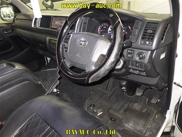 TOYOTA HIACE