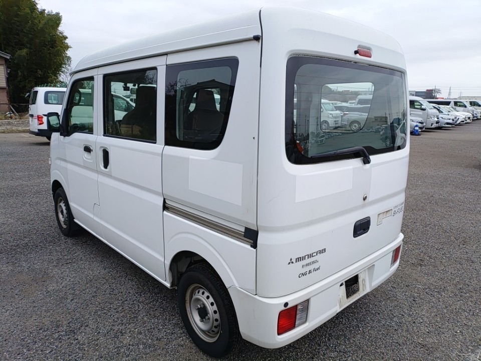 MITSUBISHI MINICAB