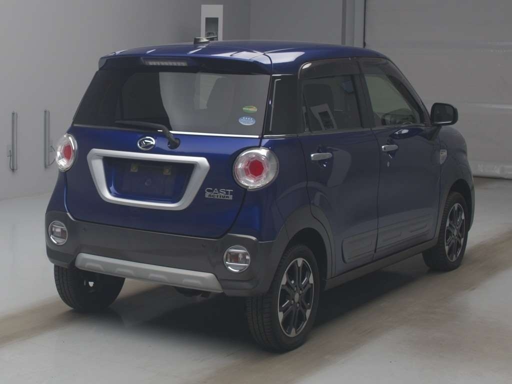 DAIHATSU CAST
