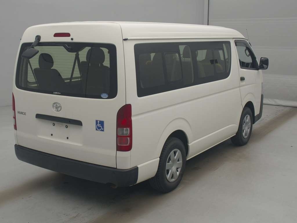 TOYOTA HIACE