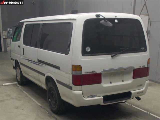 TOYOTA REGIUS ACE