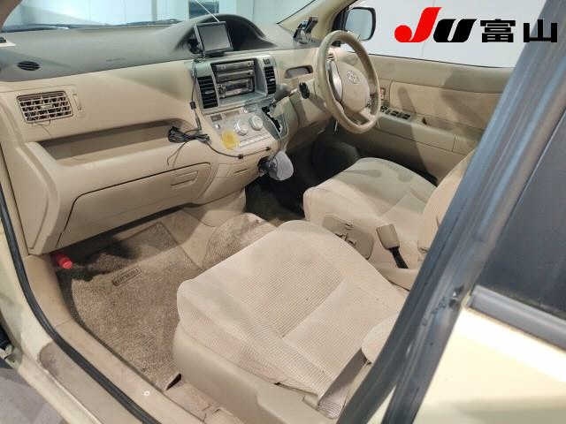 TOYOTA RAUM