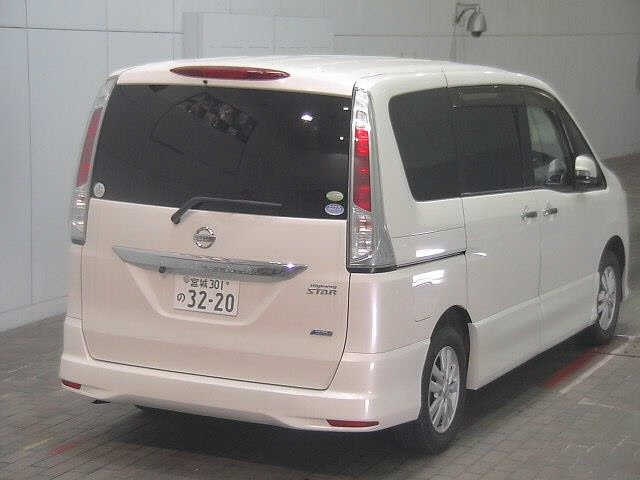 NISSAN SERENA