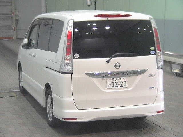 NISSAN SERENA