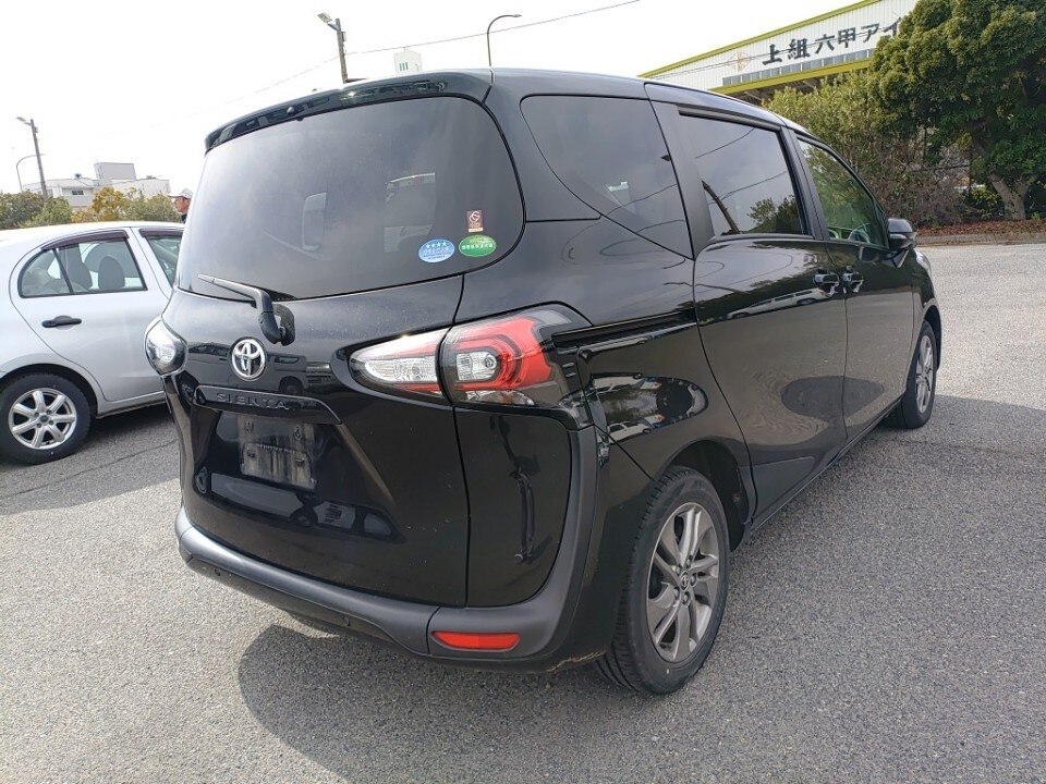 TOYOTA SIENTA