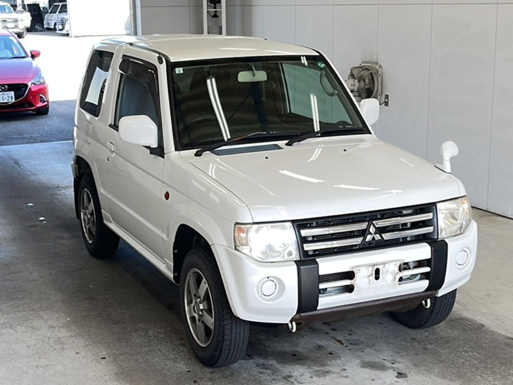 MITSUBISHI PAJERO MINI