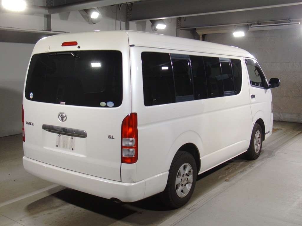 TOYOTA HIACE