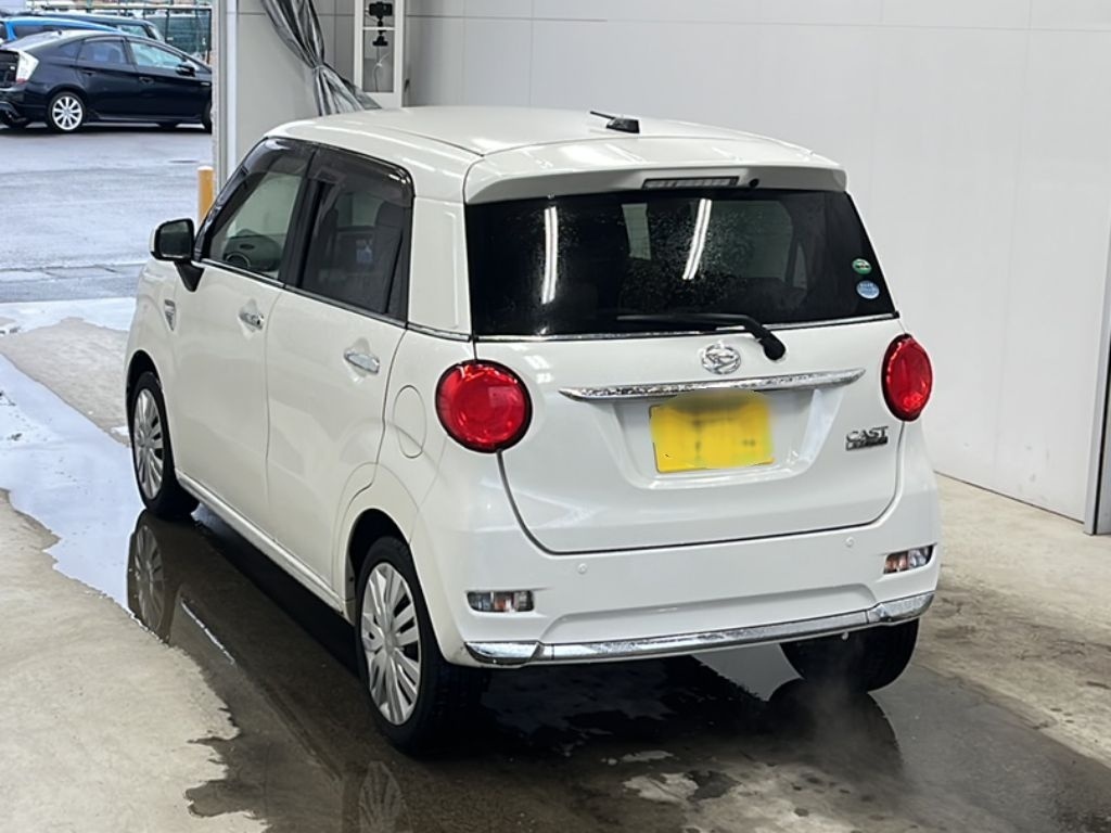 DAIHATSU CAST