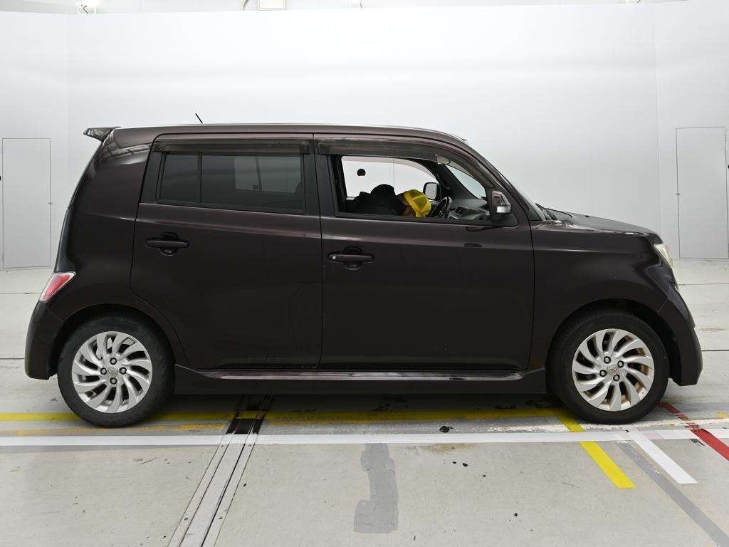 TOYOTA BB