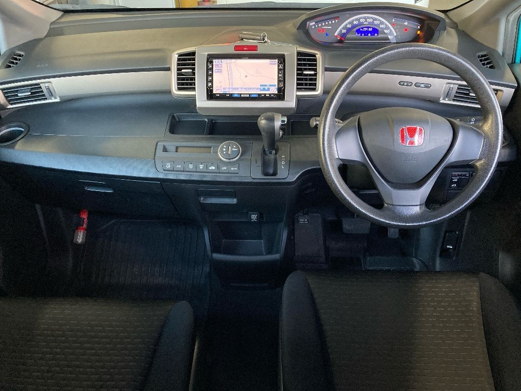 HONDA FREED SPIKE