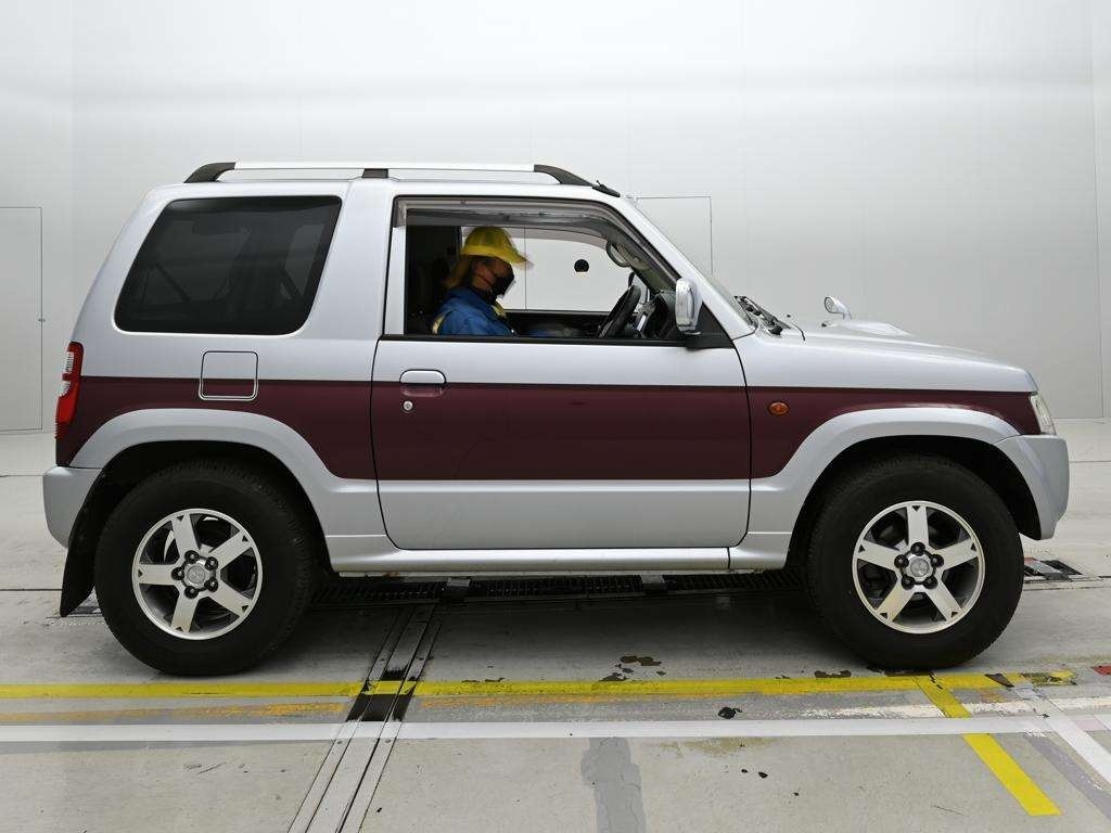 MITSUBISHI PAJERO MINI
