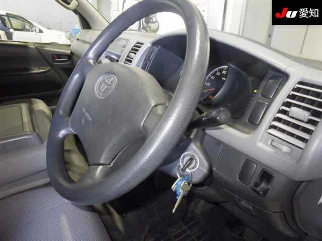TOYOTA REGIUS ACE
