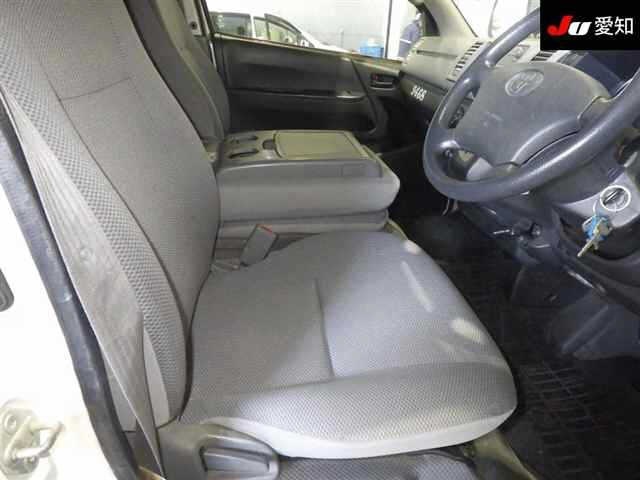 TOYOTA REGIUS ACE