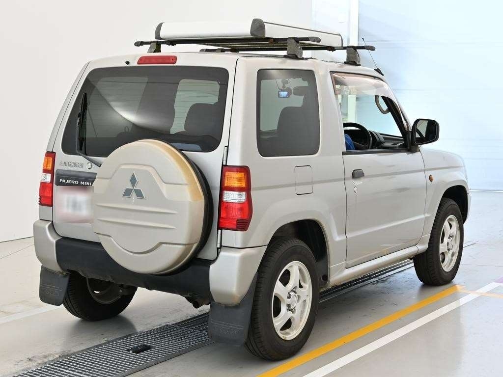 MITSUBISHI PAJERO MINI