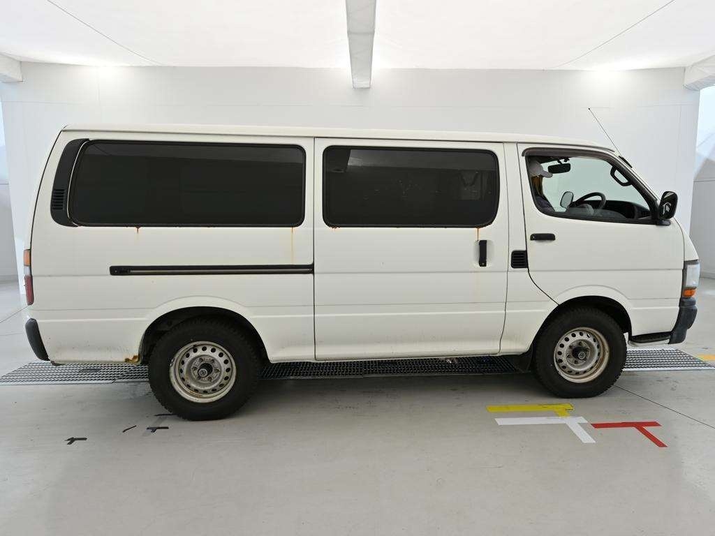 TOYOTA REGIUS ACE