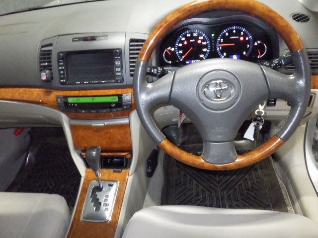 TOYOTA PREMIO