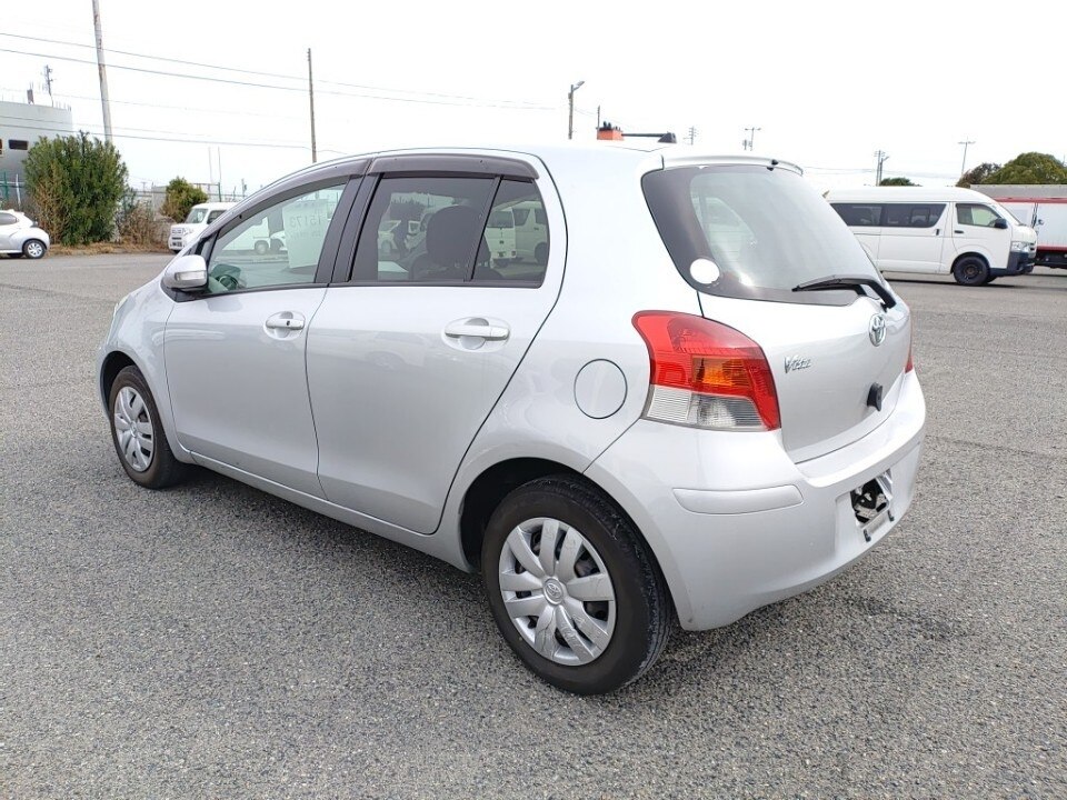 TOYOTA VITZ