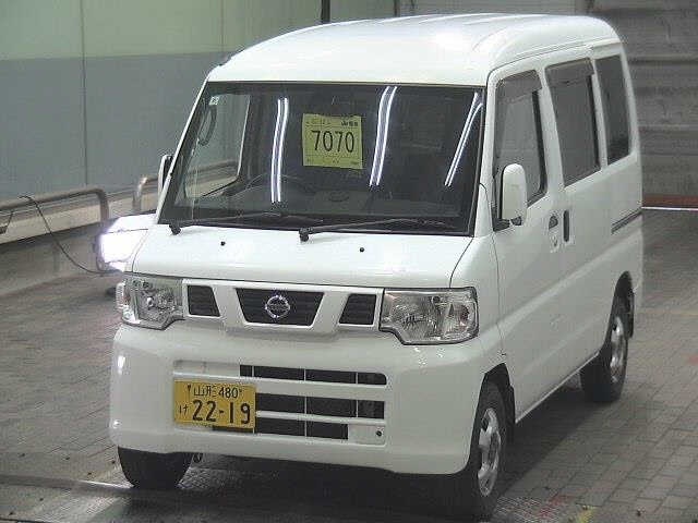 NISSAN NV100 CLIPPER