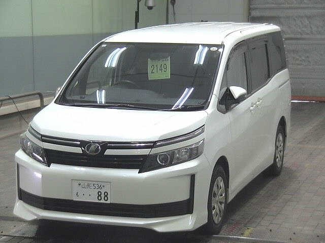 TOYOTA VOXY