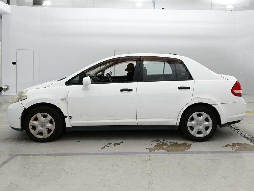 NISSAN TIIDA LATIO