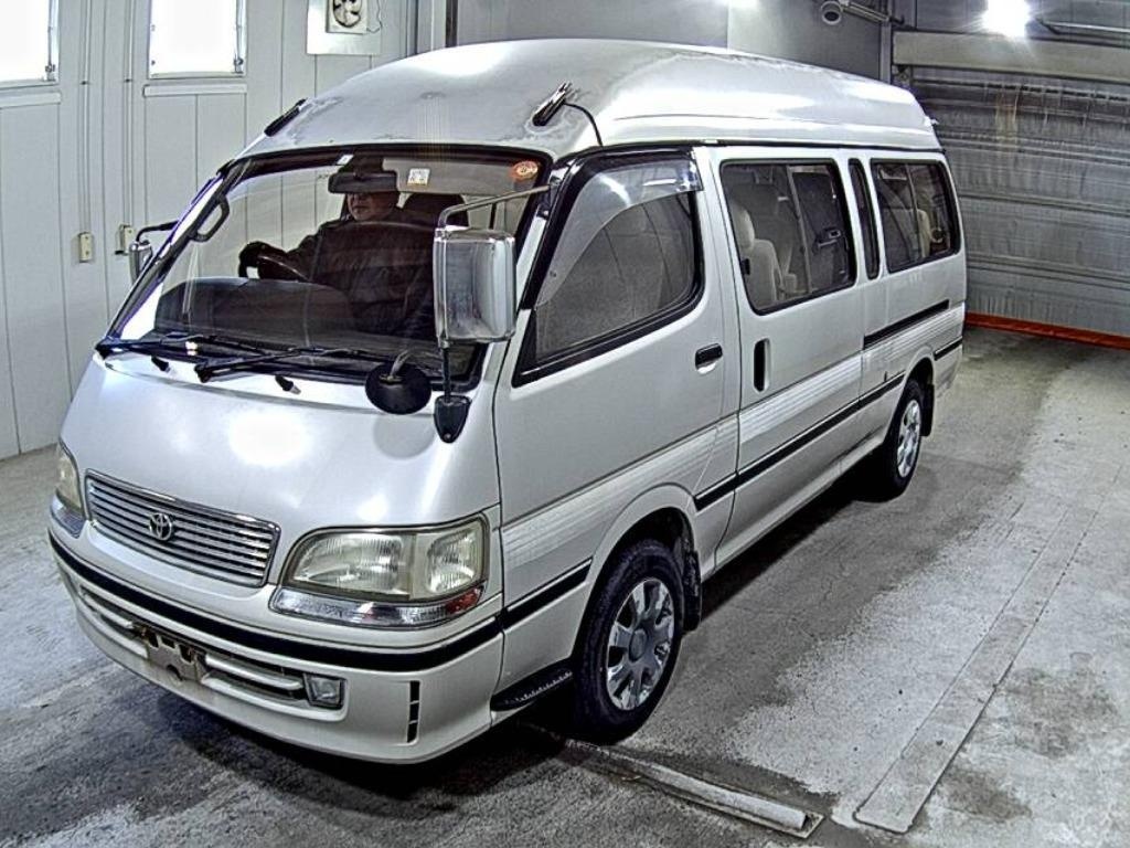 TOYOTA HIACE