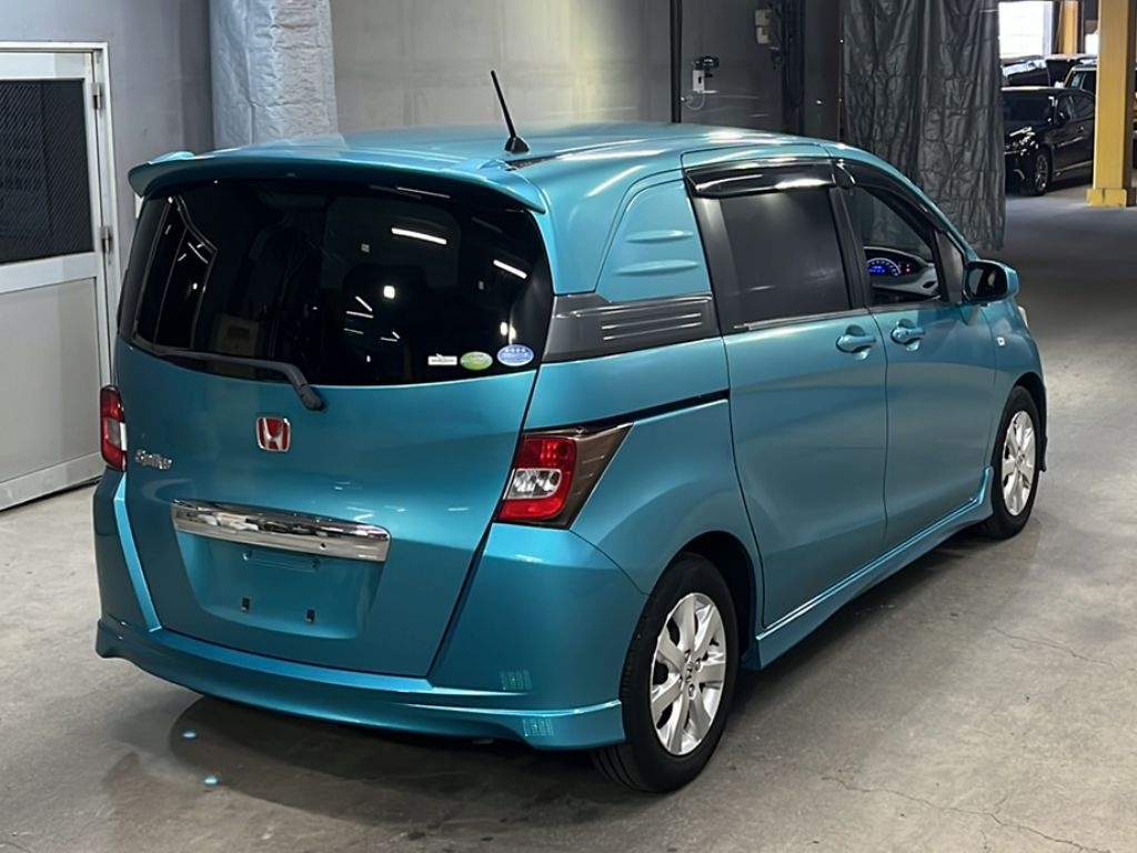 HONDA FREED SPIKE
