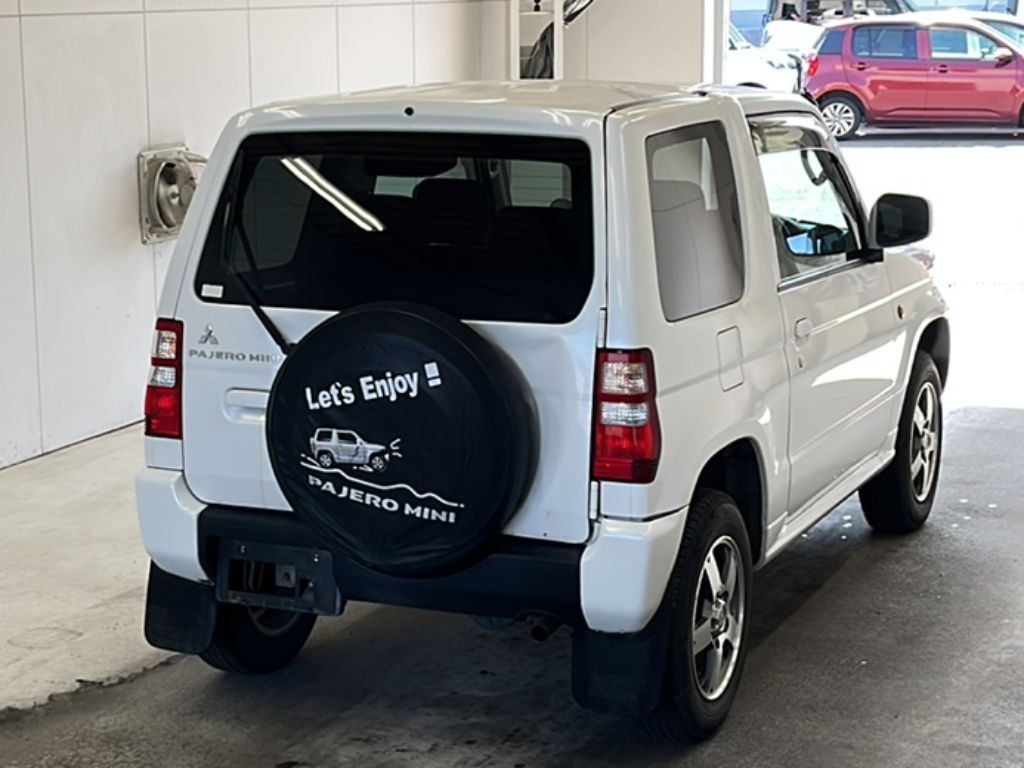 MITSUBISHI PAJERO MINI