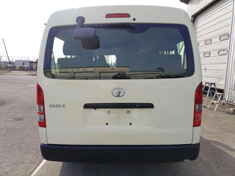 TOYOTA HIACE