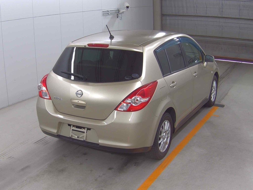 NISSAN TIIDA